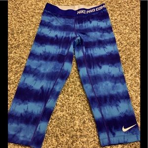 Women’s Nike pro combat Capri pants blue medium